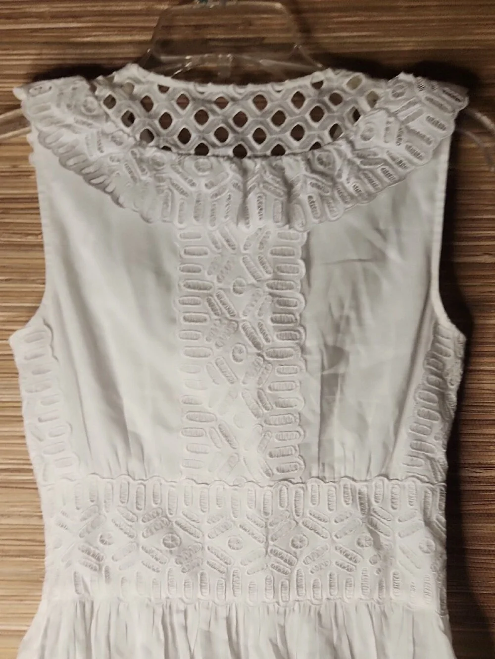 Tory Burch Women's White Eyelet Ruffle Sleeveless Top Size 0